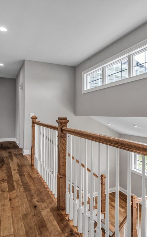 62854300fef94906f2462e87_Madison-Hallway