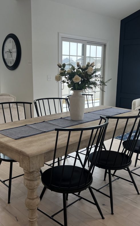 Hampton Dinette and Sunroom