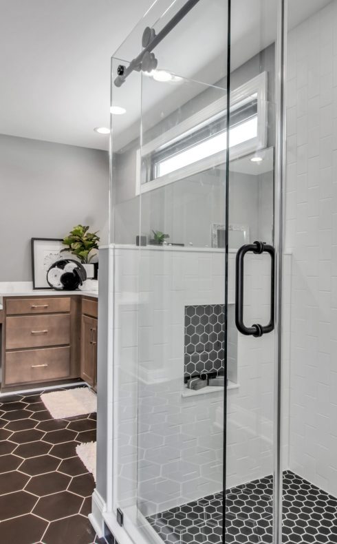 Kenwood Primary Bath